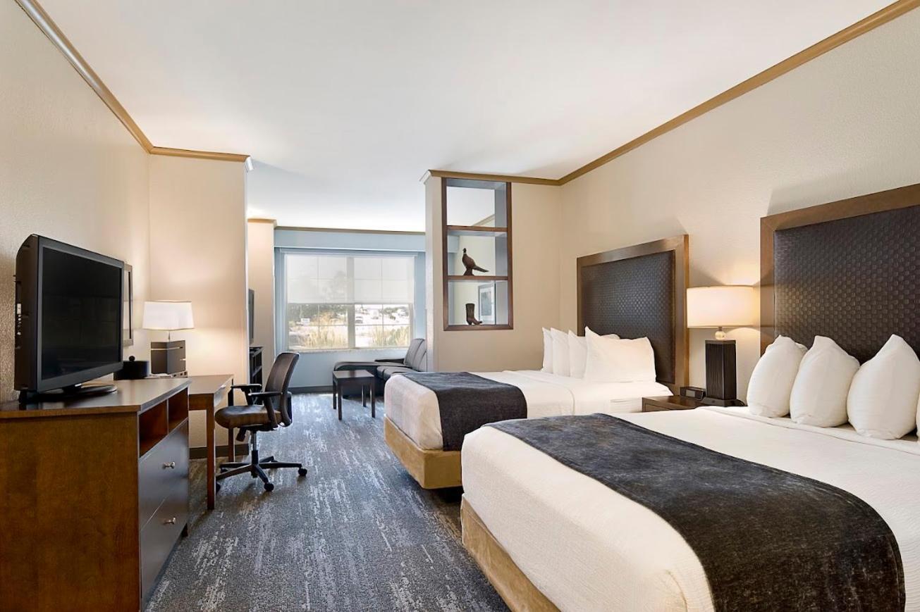 Clubhouse Hotel And Suites Pierre Zewnętrze zdjęcie